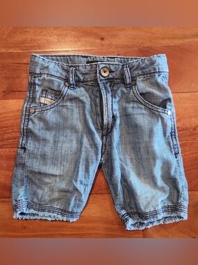DIESEL LIGHT DENIM WASHED BABY SHORTS WITH INSIDE ADJUSTABLE WAIST SIZE 24M
